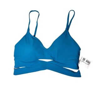 New LULULEMON Crossover Strappy & Cute Sports Bra Women’s Size 8